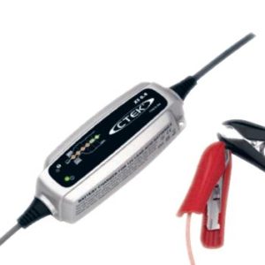 CTEK XS 0.8 akkumulátor töltő/karbantartó
12V/0,8A